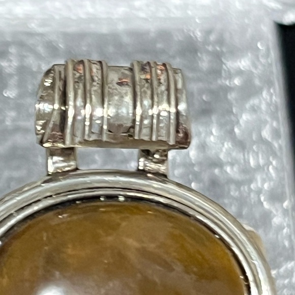 Elegant Silver and Brown Pendant - Picture 4 of 4